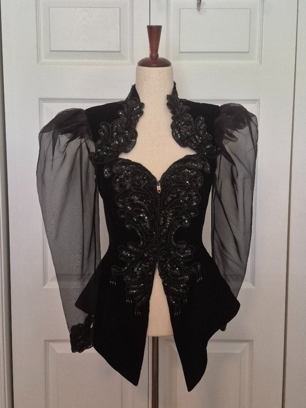 Designer Black Velvet Sequin Beaded Evening Jacket Vintage 80s sz 2/4